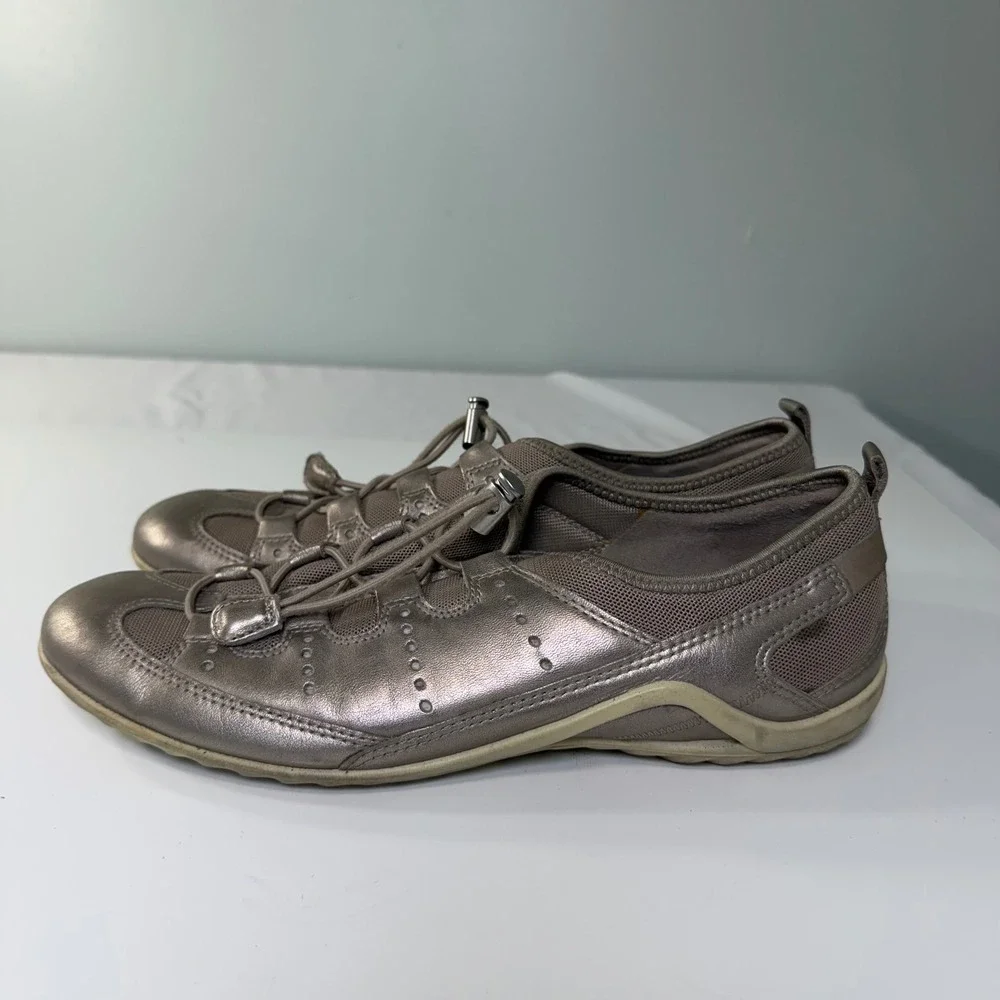 ECCO Sense Metallic Bronze Leather Mesh Bungee Toggle Sneakers Womens 41 10-10.5